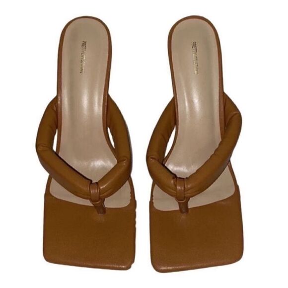 PrettyLittleThing Padded Brown Square Mouth Thong
Sandals(Size 5) - Picture 9 of 10